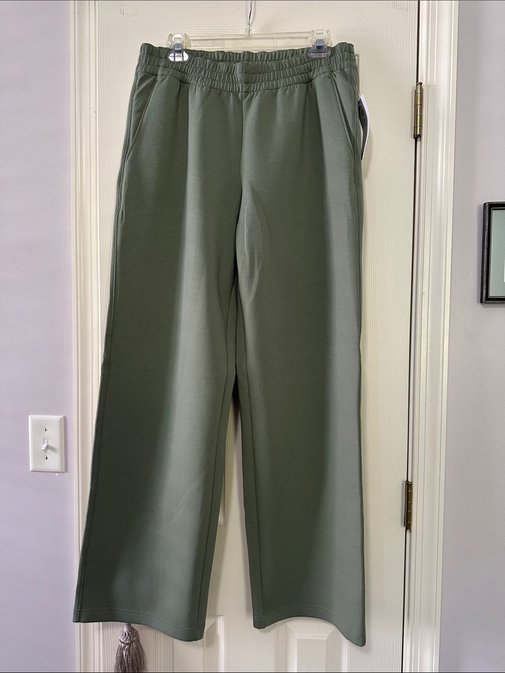 Athleta Women’s Olive Green Wide-Leg Sweatpants
